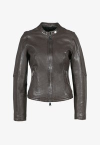 Короткая куртка