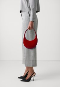 Кожаная сумка Кожаная сумка