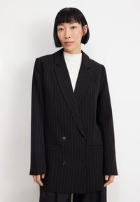 Длинный блейзер Длинный блейзер