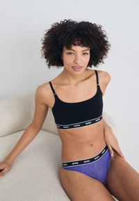 Стринги Стринги