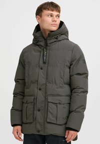 Зимняя куртка