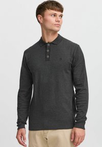 Поло с длинным рукавом Поло с длинным рукавом