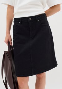 Джинсовая юбка Джинсовая юбка