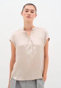 Шелковая блузка Шелковая блузка