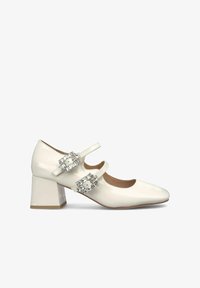 Туфли с ремешком