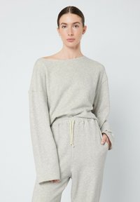 Толстовка Толстовка