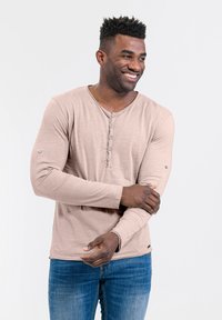 Лонгслив Лонгслив