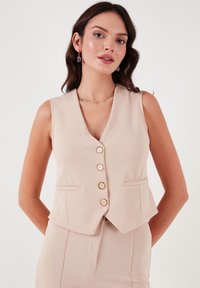 Короткая куртка