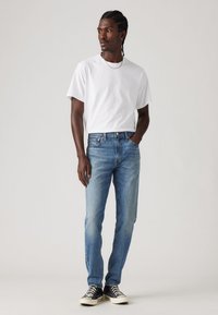 Узкие джинсы Узкие джинсы