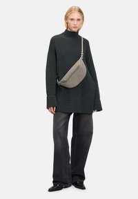 Сумка на пояс