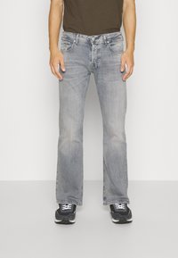 Прямые джинсы Прямые джинсы