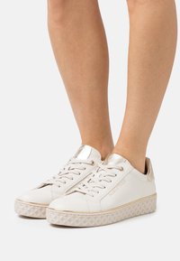 Сникерсы Сникерсы