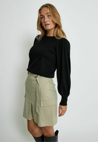 Пуловер в полоску Пуловер в полоску