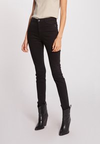 Узкие брюки Узкие брюки