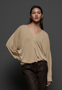 Блузка Блузка