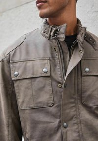 Кожаная куртка Кожаная куртка