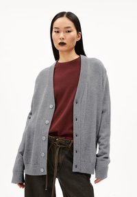 Длинный кардиган