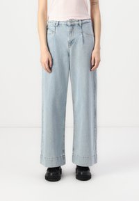 Широкие брюки