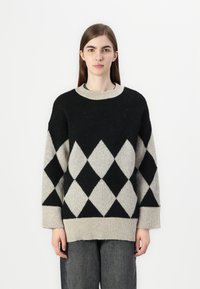 Длинный пуловер Длинный пуловер