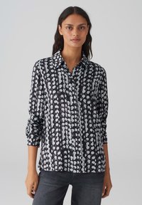 Атласная блузка