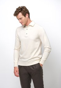 Поло с длинным рукавом