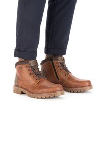 Ботинки на шнуровке