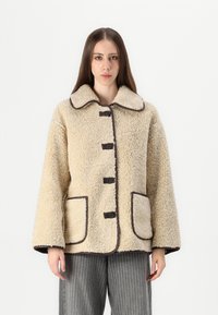 Зимняя куртка