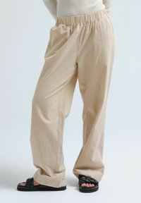 Широкие брюки