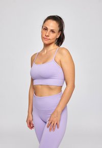 Бюстгальтер без косточек Бюстгальтер без косточек