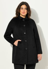 Короткое пальто