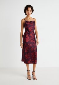 Коктейльное платье