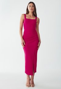 Платье футляр Платье футляр