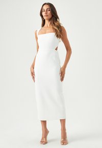 Платье футляр