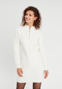 Вязаное платье Вязаное платье