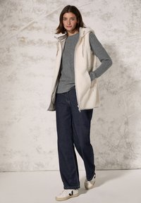 Длинный пуловер