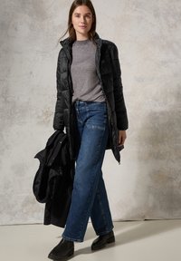 Тренч Тренч