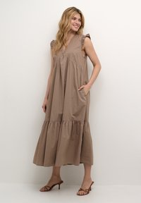 Длинное платье