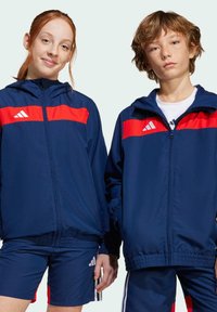 Спортивная куртка