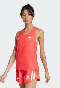 Спортивный топ