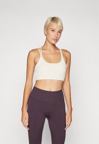 Спортивный бюстгальтер