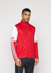 Спортивная куртка