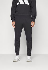 Спортивные штаны Спортивные штаны