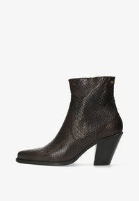 Ковбойские сапожки