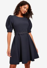 Короткое платье