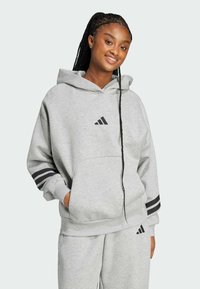 Спортивная толстовка