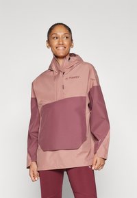 Спортивная куртка Спортивная куртка