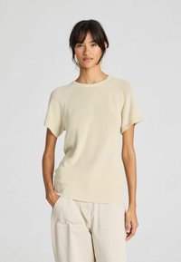 Пуловер с коротким рукавом