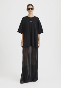 Длинная майка