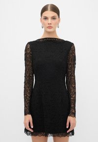 Короткое платье Короткое платье