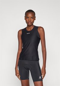 Спортивный топ